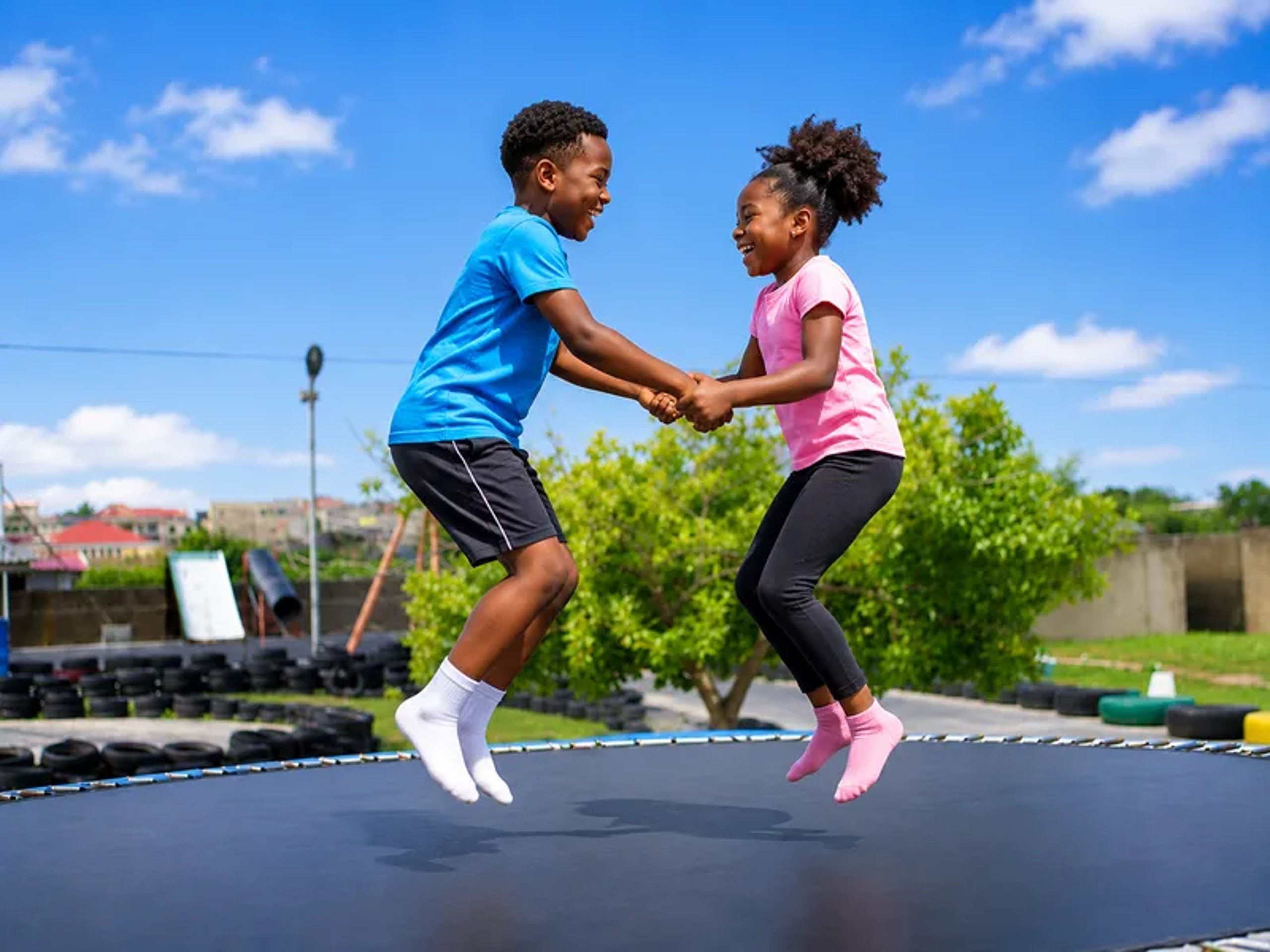 High Jump Trampoline Fun - Image 3
